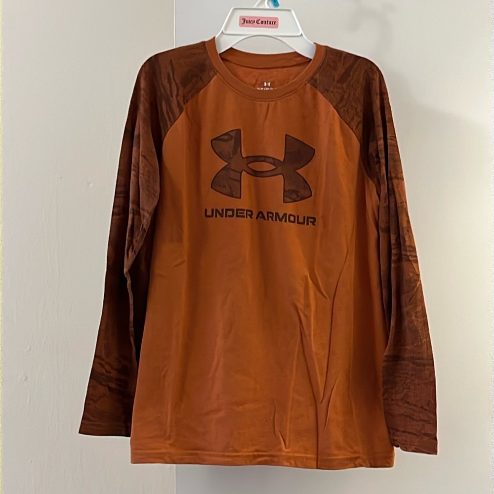 Boys Under Armour Long sleeve shirt size YLG